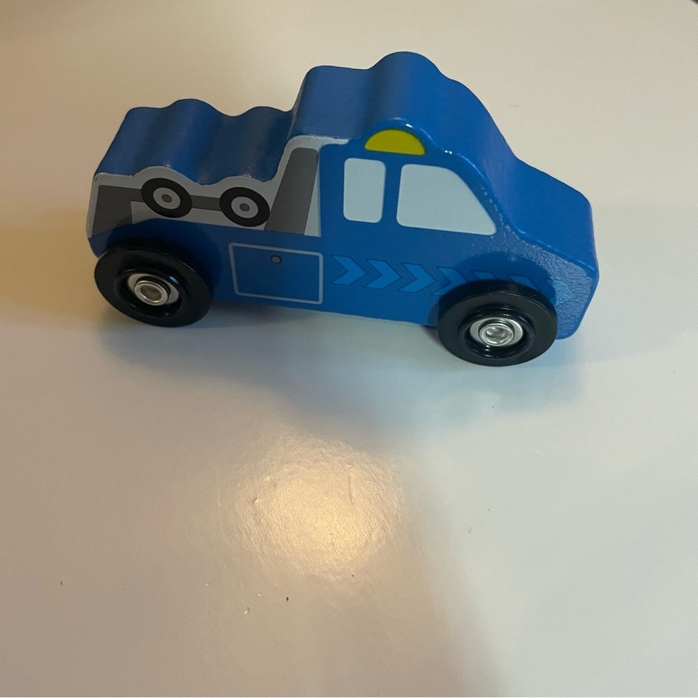 Melissa & Doug Blue Wooden Tow Truck wrecker hauler Toy